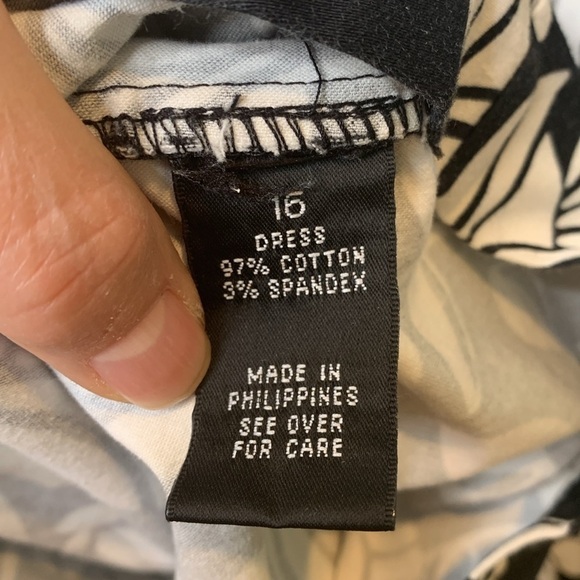 AGB | Black White Floral Spaghetti Strap Peekaboo Bow Hidden Zip Sheath Dress 16 - Picture 15 of 16